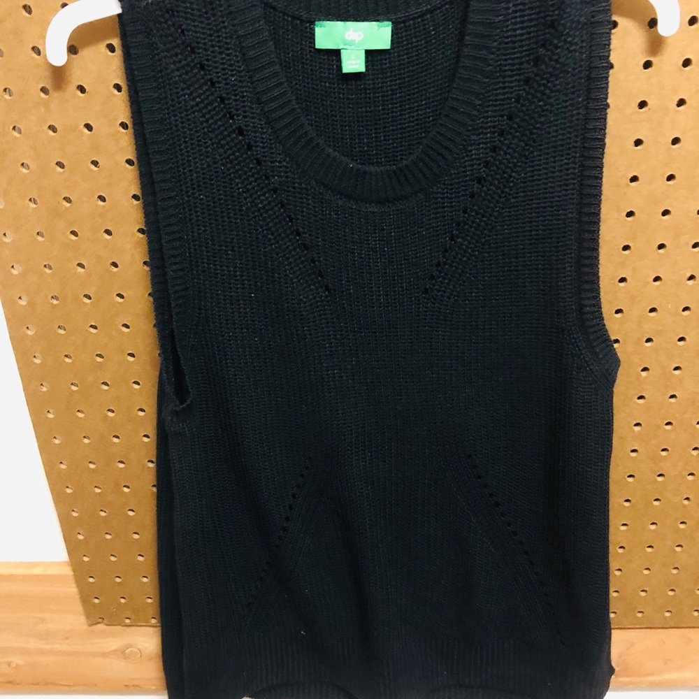 Sweater vest